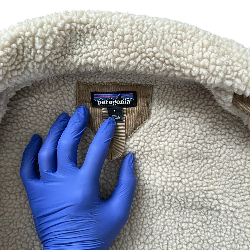 Patagonia Pile-LinedTrucker in a size large - Picture 8 of 10